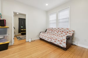 Danforth Ave-S0410-029.jpg