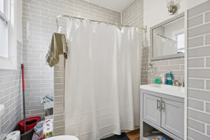 Danforth Ave-S0410-030.jpg