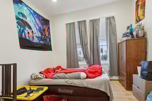 Danforth Ave-S0410-033.jpg
