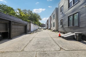 Danforth Ave-S0410-048.jpg