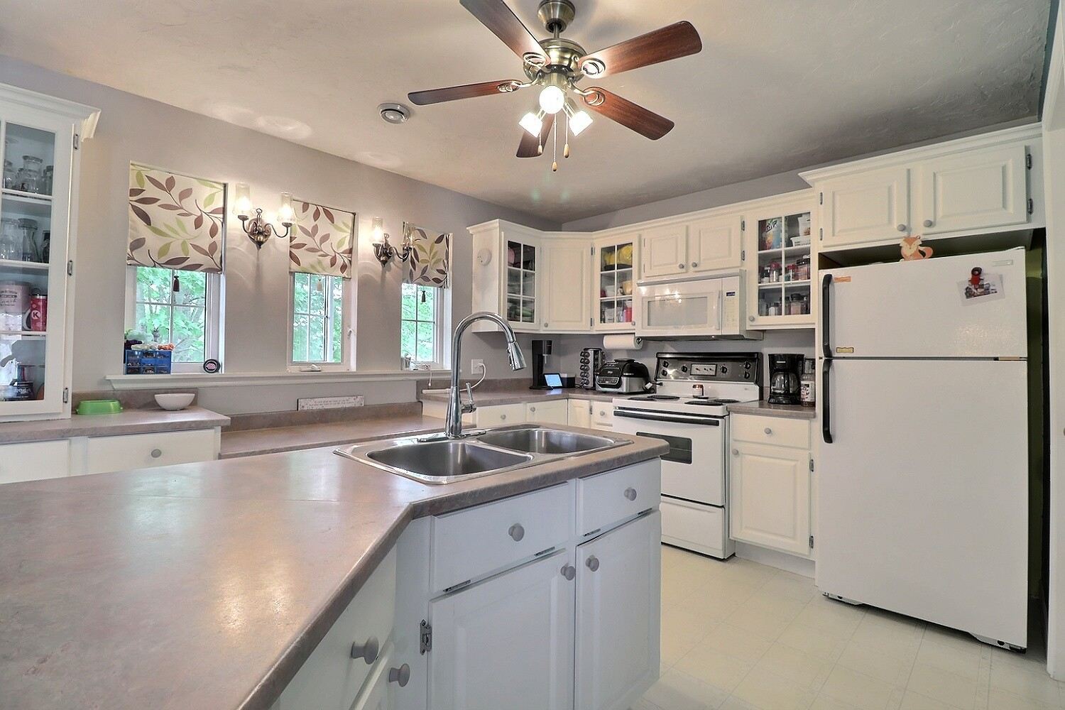  Photo 12
