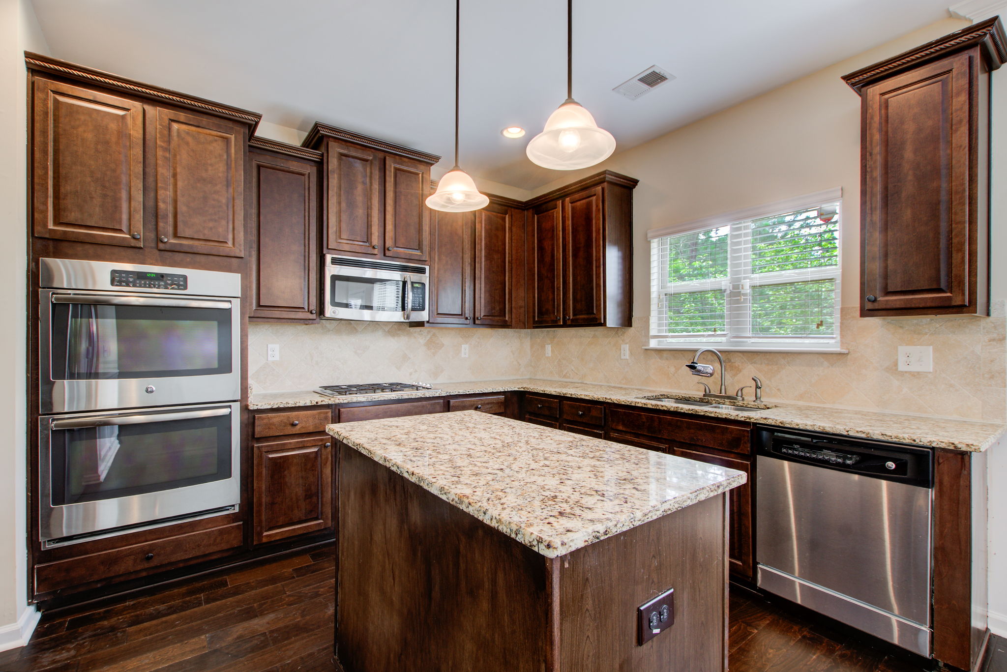 19 Kitchen B Detail