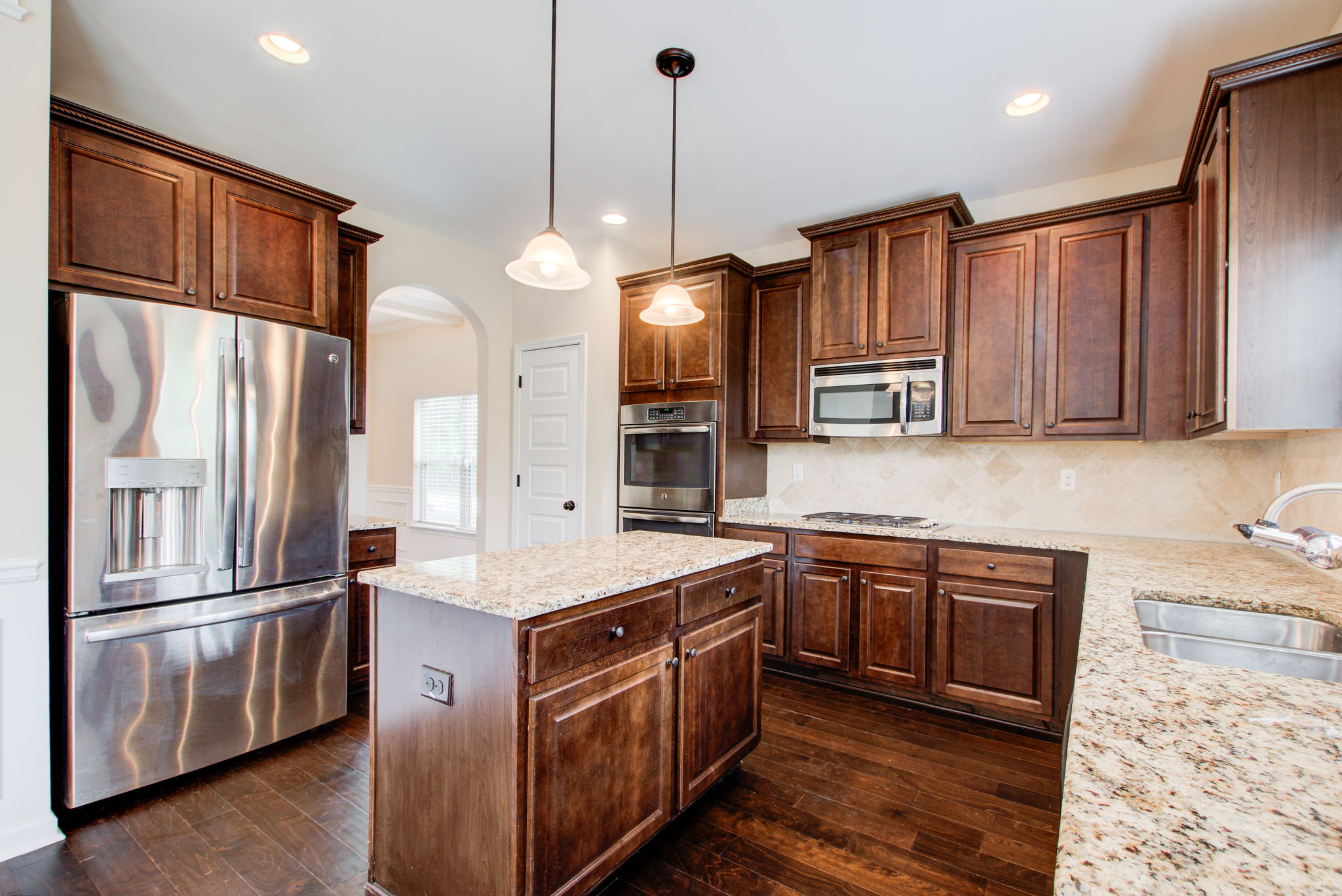 20 Kitchen C w Dining