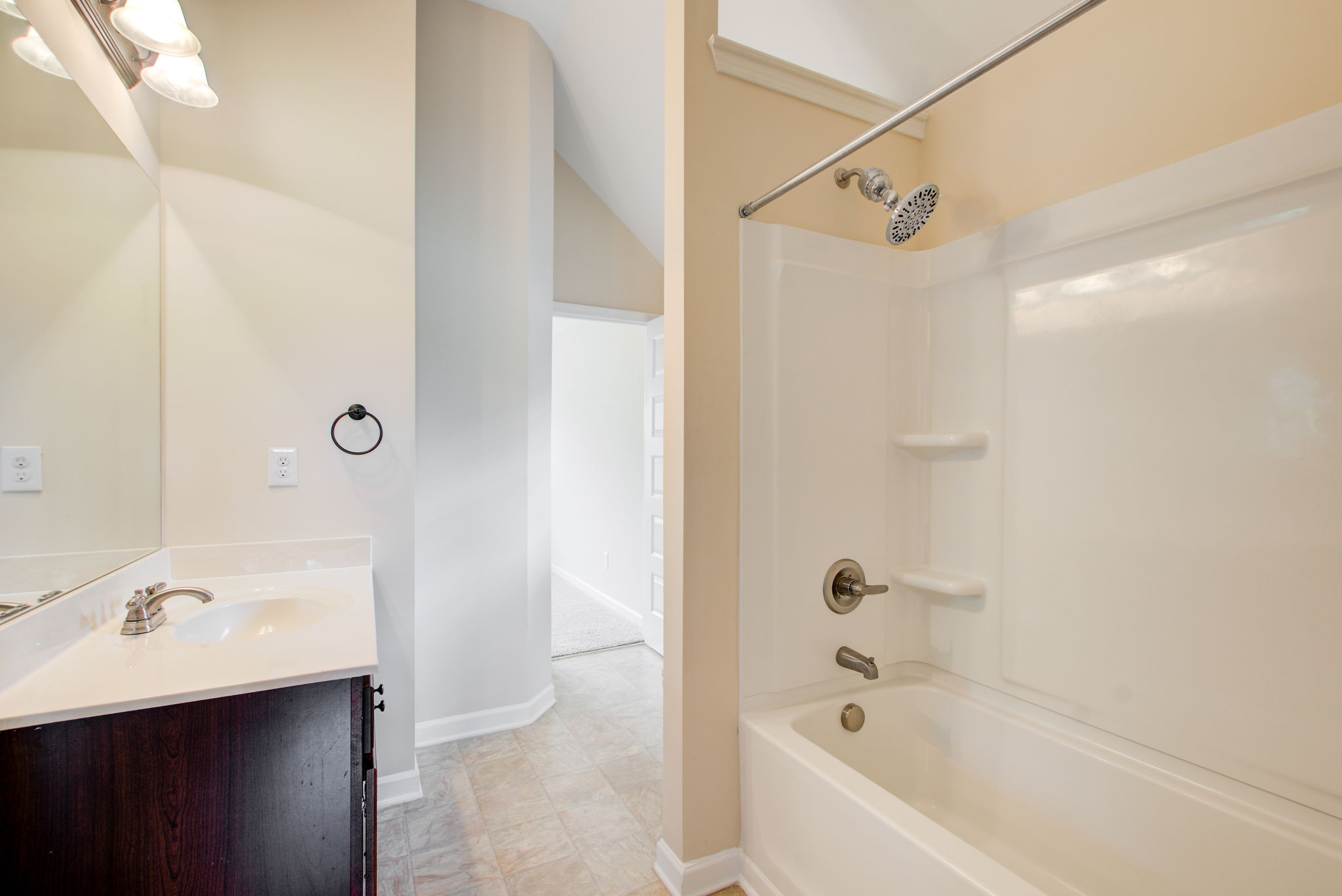 37 J&J Bath B w BR 4 Access