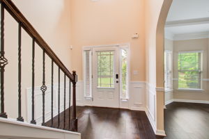 4 Entryway w Formal Living Room