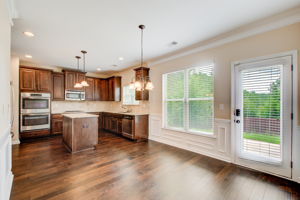 17 Breakfast Area B w Kitchen