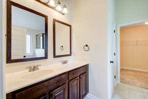 26 Main BR En Suite A Vanity Detail