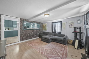  Photo 44