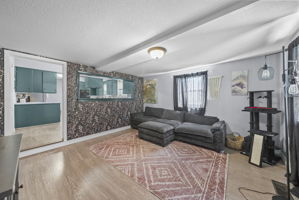 Photo 44