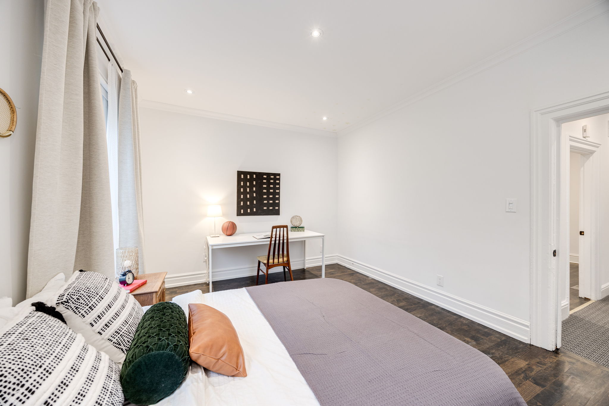Toronto property showcase — delivered property photograph 24