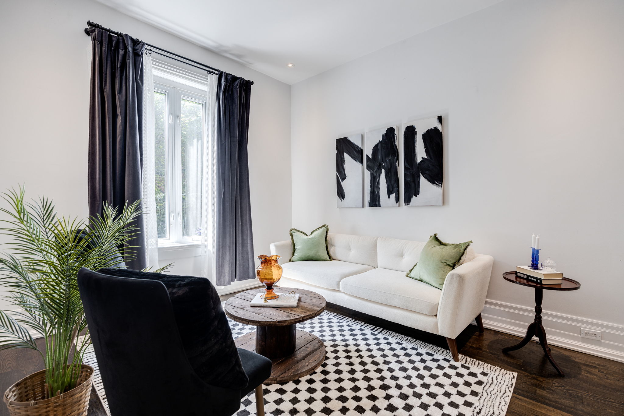 Toronto property showcase — delivered property photograph 47