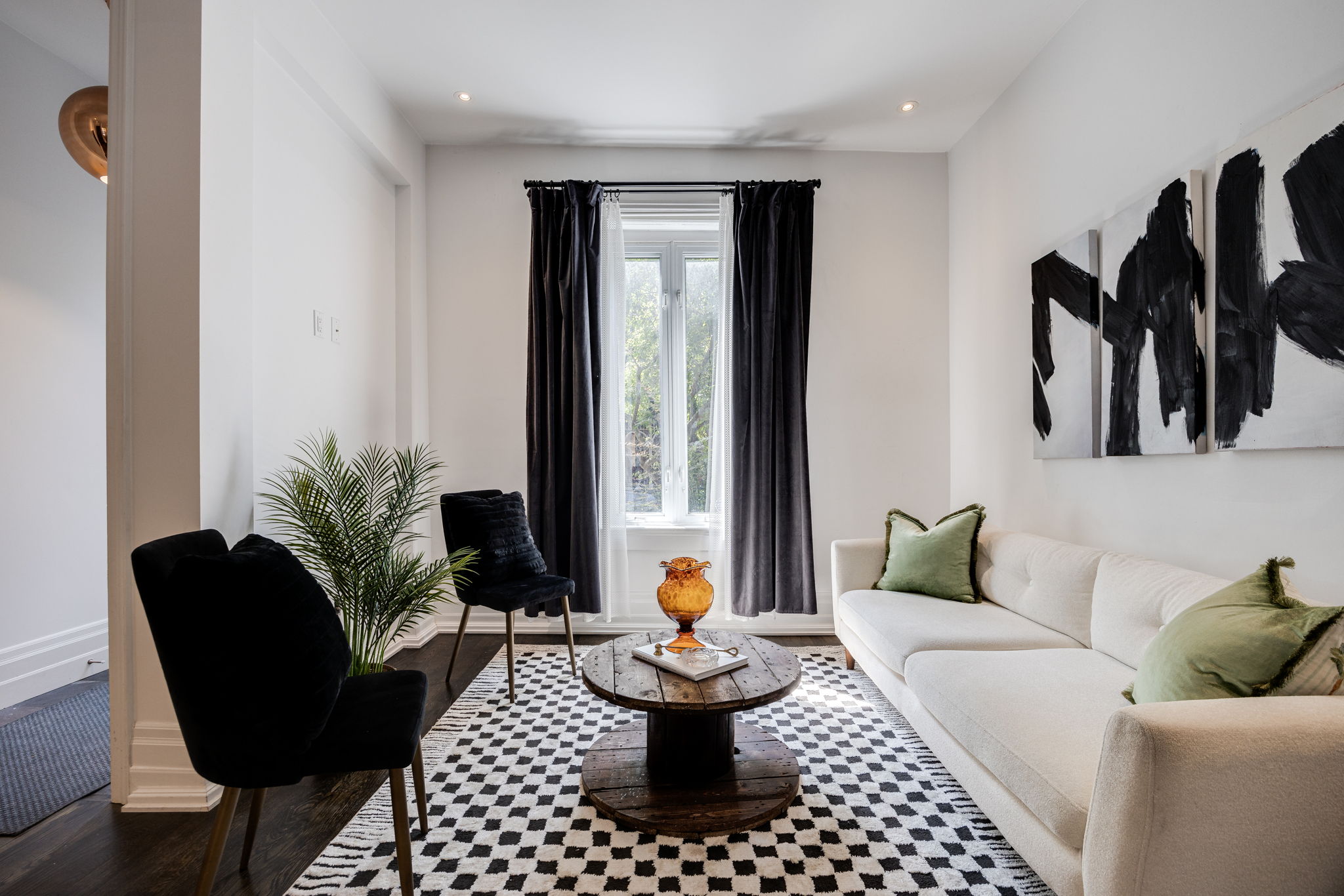 Toronto property showcase — delivered property photograph 48