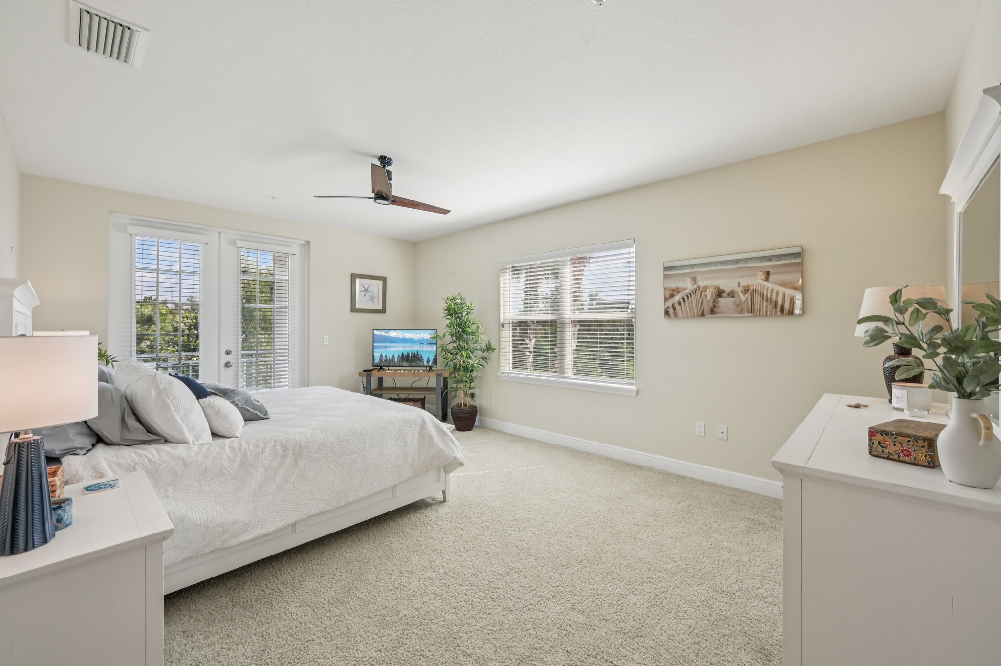 77th St W 201-S0209-015.jpg