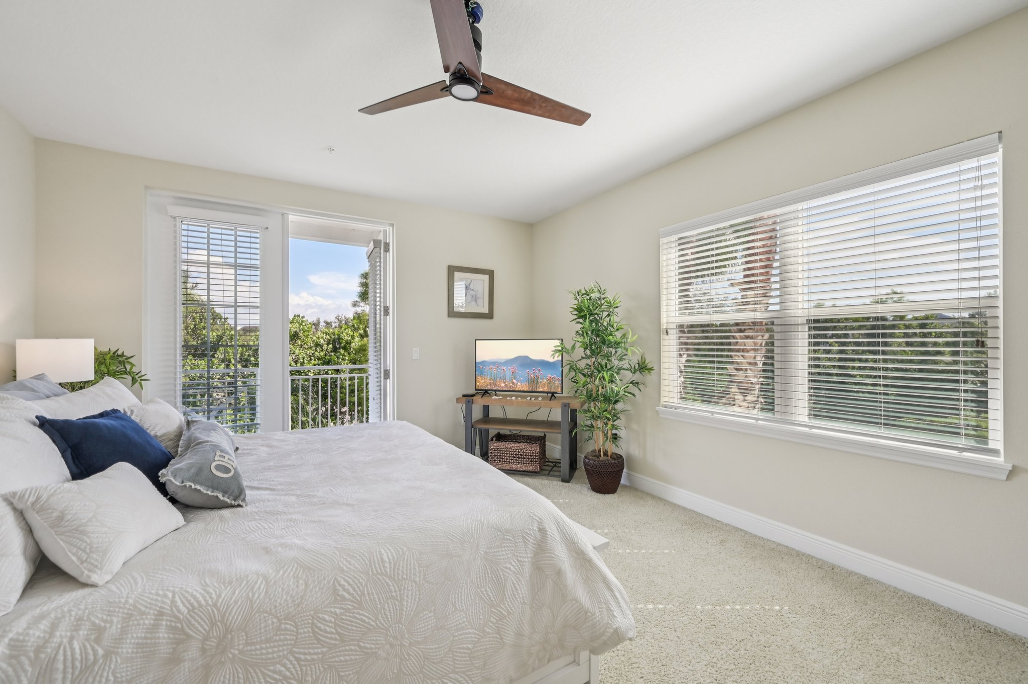 77th St W 201-S0209-016.jpg