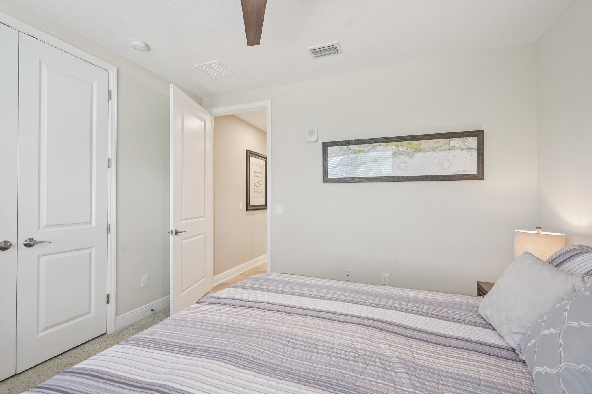 77th St W 201-S0209-027.jpg