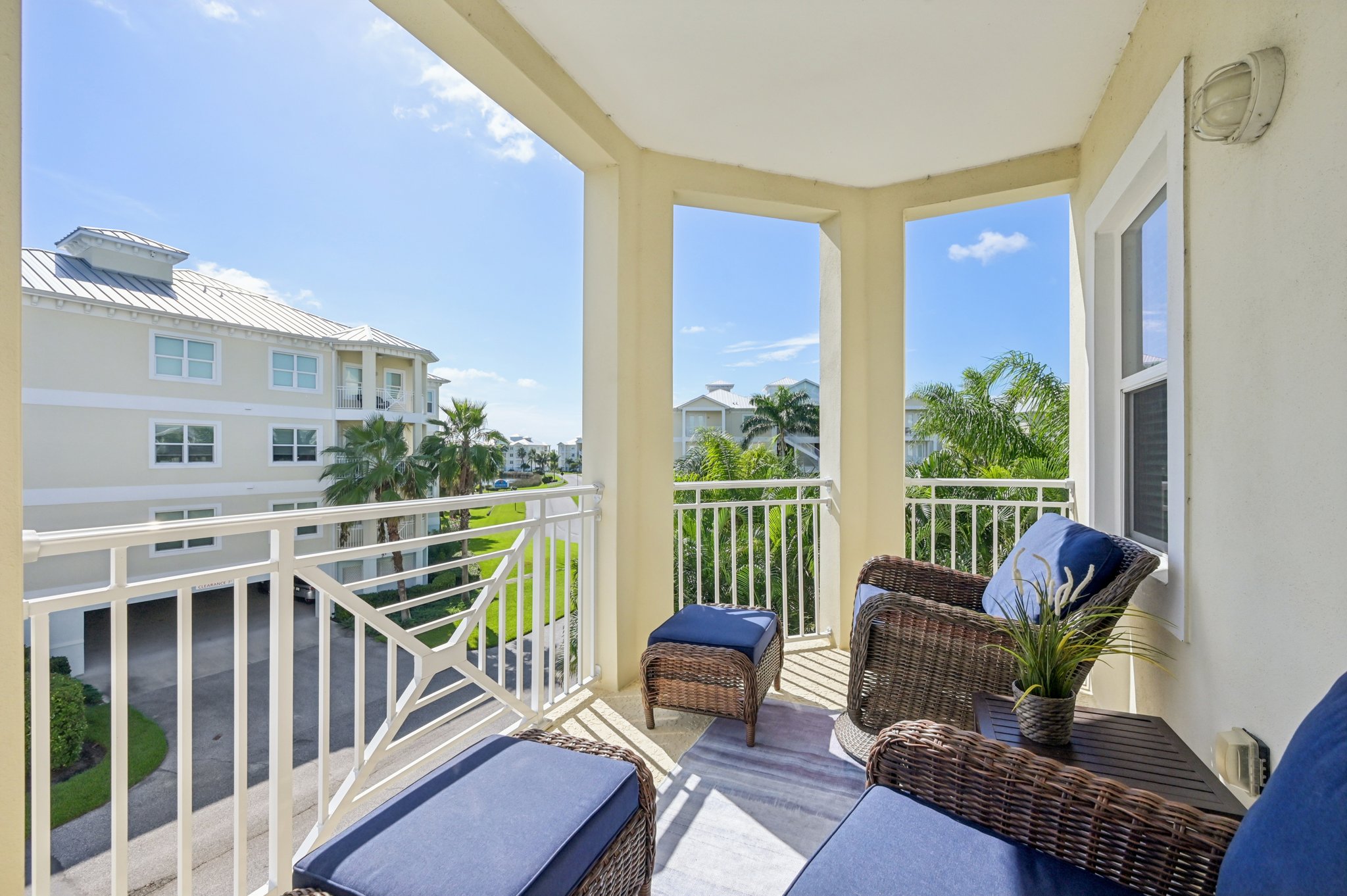 77th St W 201-S0209-035.jpg