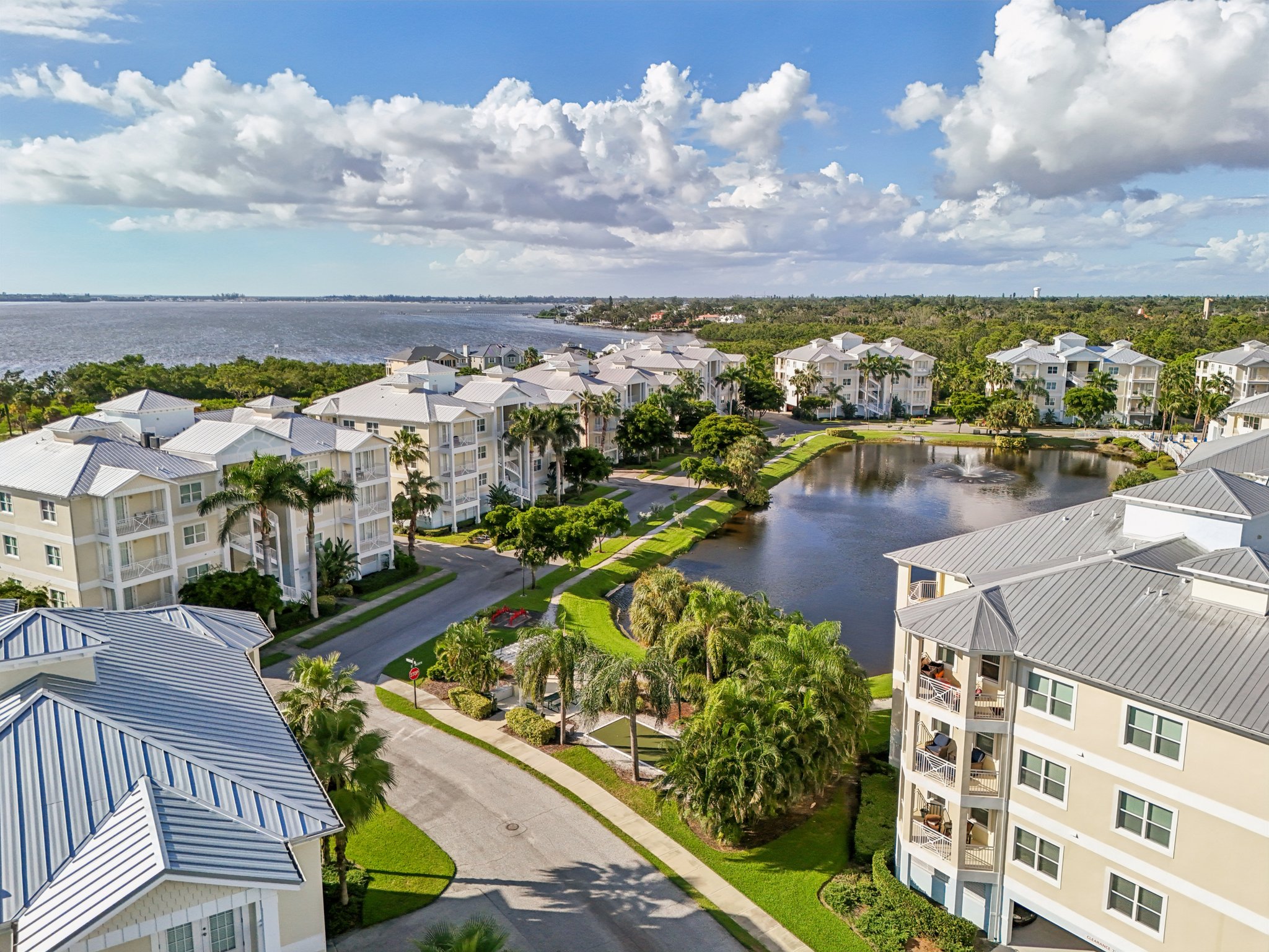 77th St W 201-S0209-044.jpg