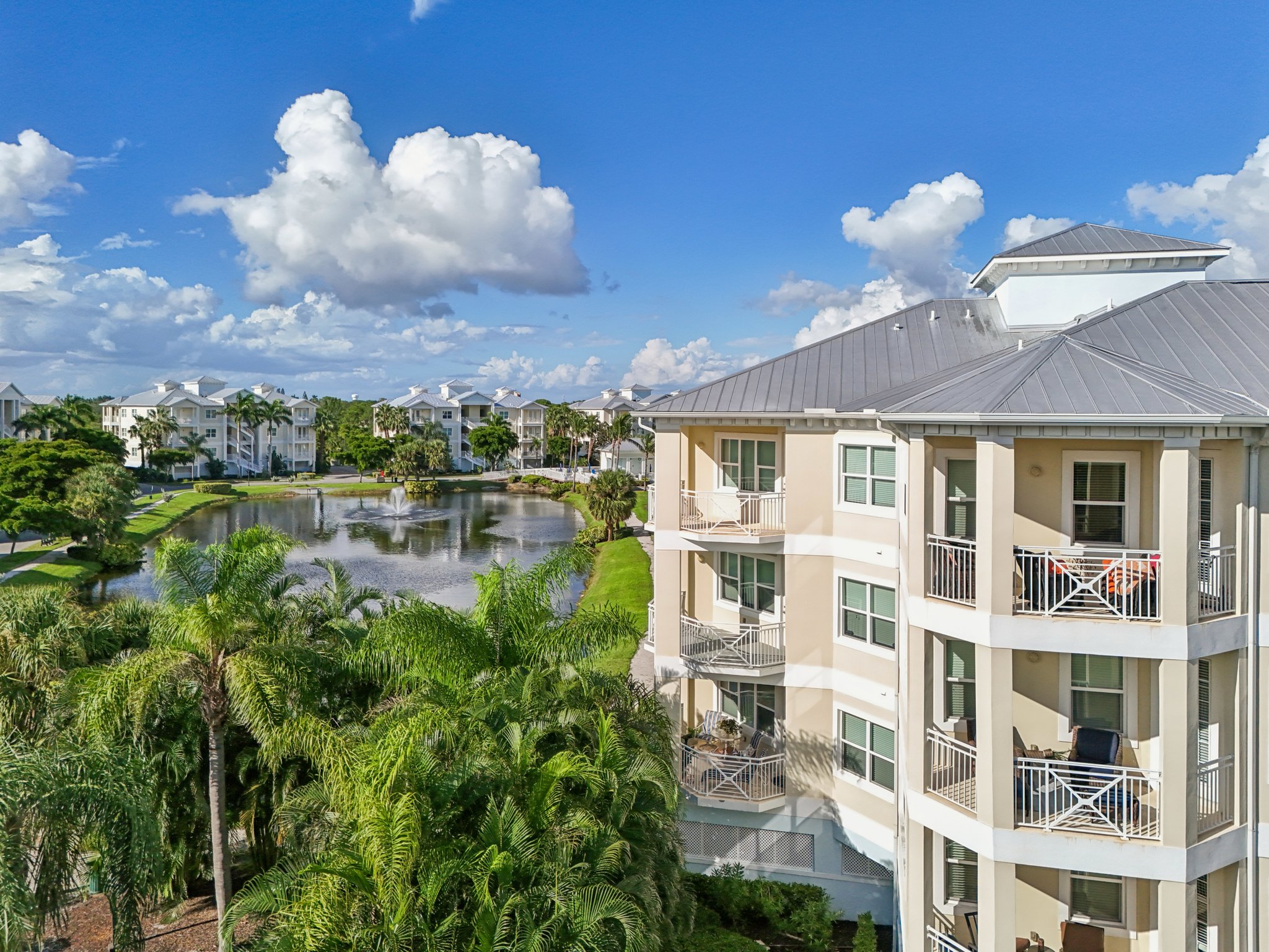 77th St W 201-S0209-045.jpg