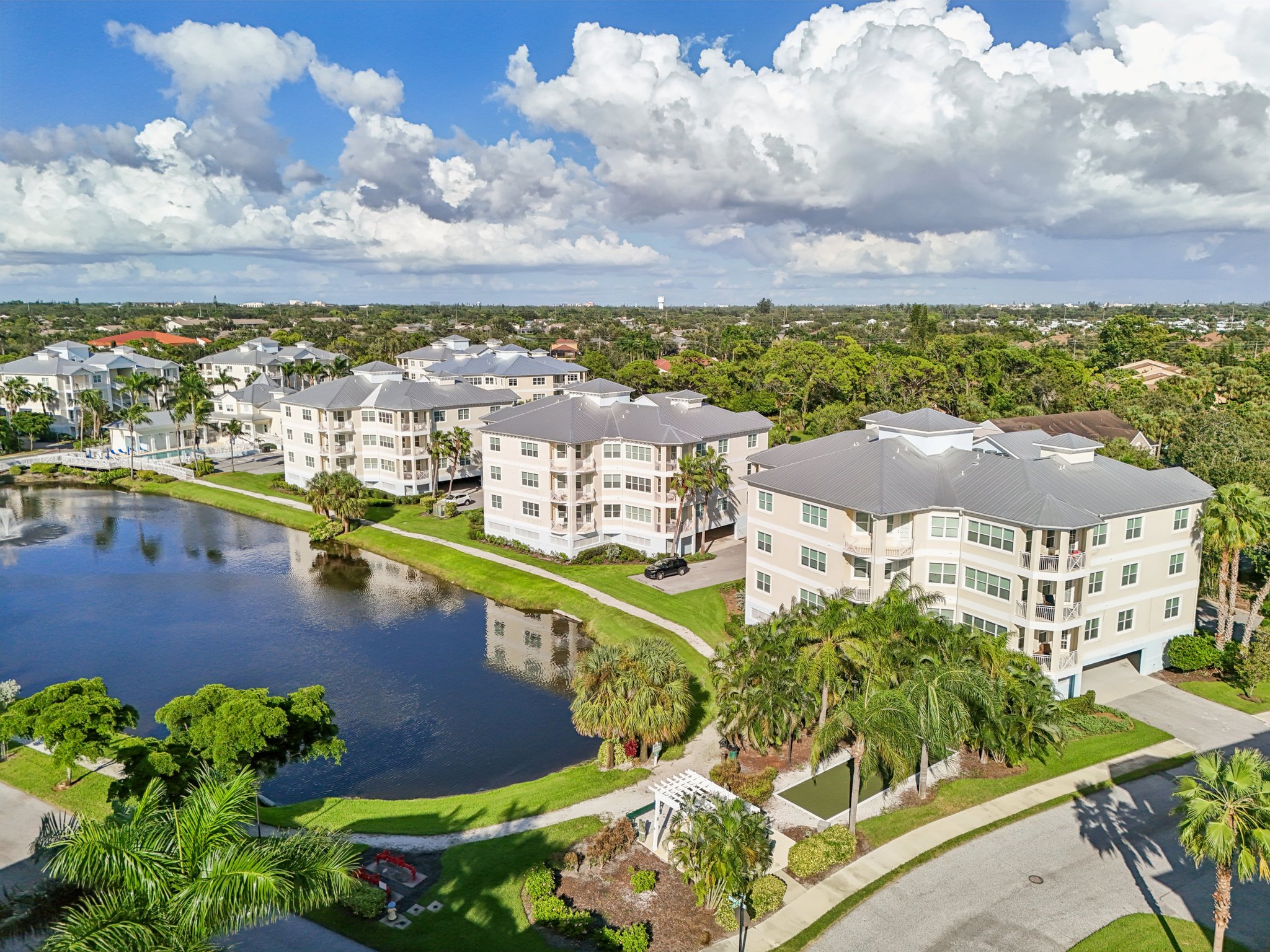 77th St W 201-S0209-046.jpg