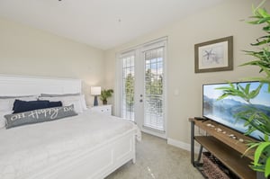 77th St W 201-S0209-014.jpg