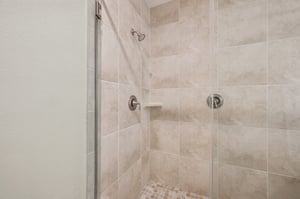 77th St W 201-S0209-018.jpg