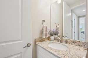 77th St W 201-S0209-023.jpg