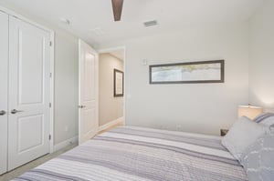 77th St W 201-S0209-027.jpg