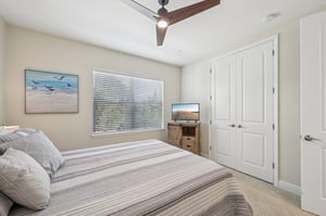 77th St W 201-S0209-028.jpg