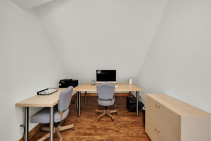  Photo 49