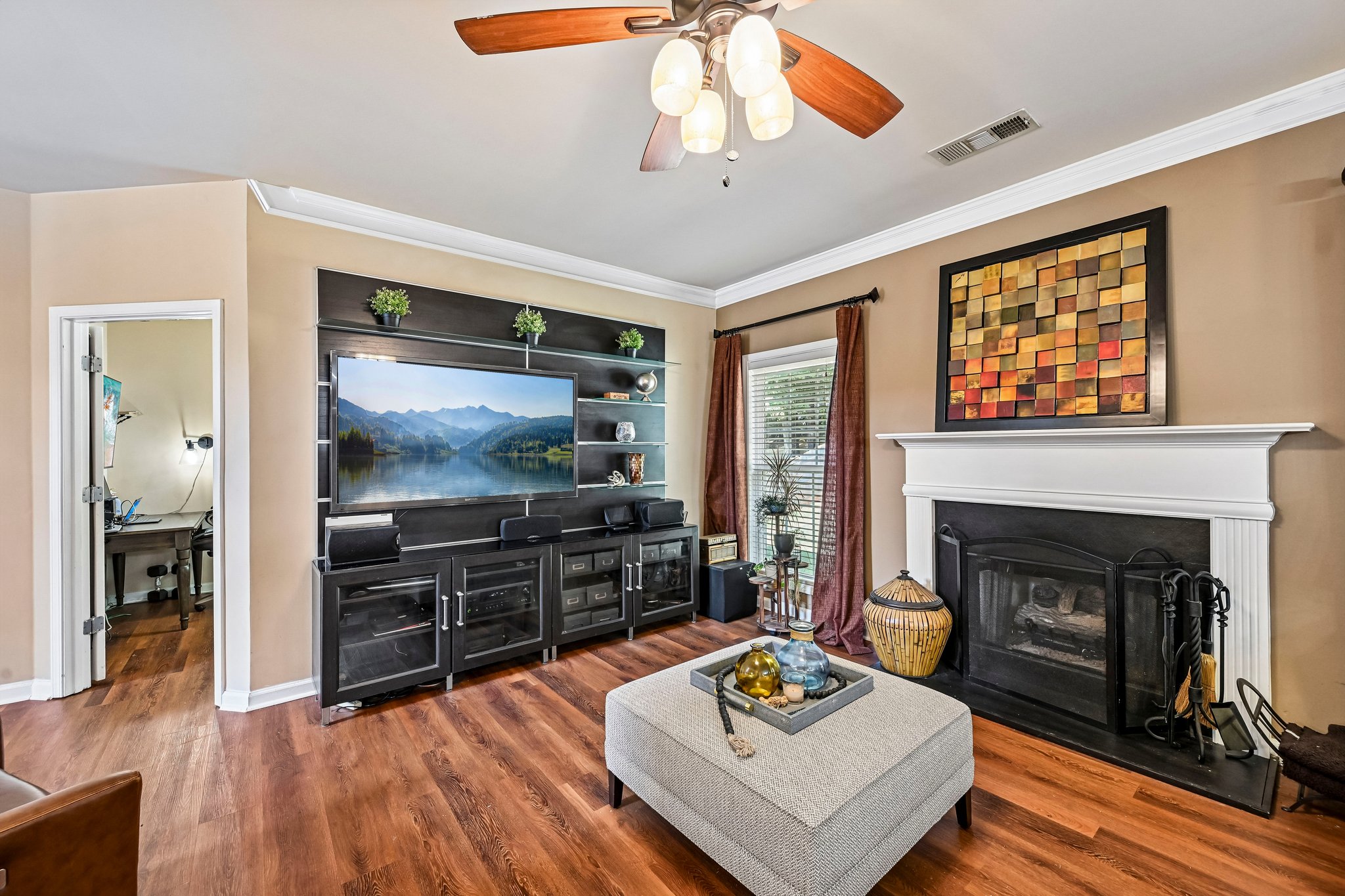 Owens Landing Dr-S2309-016.jpg