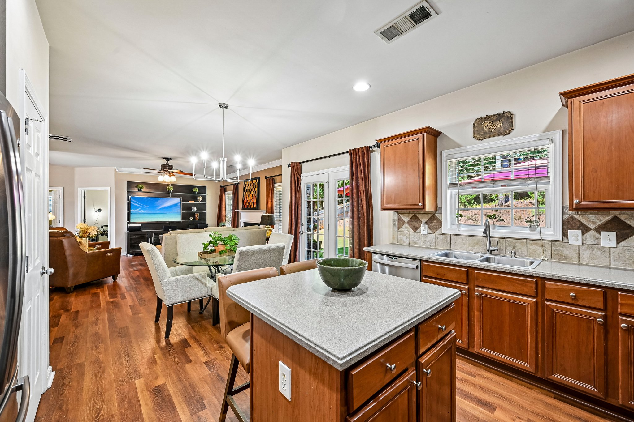 Owens Landing Dr-S2309-023.jpg