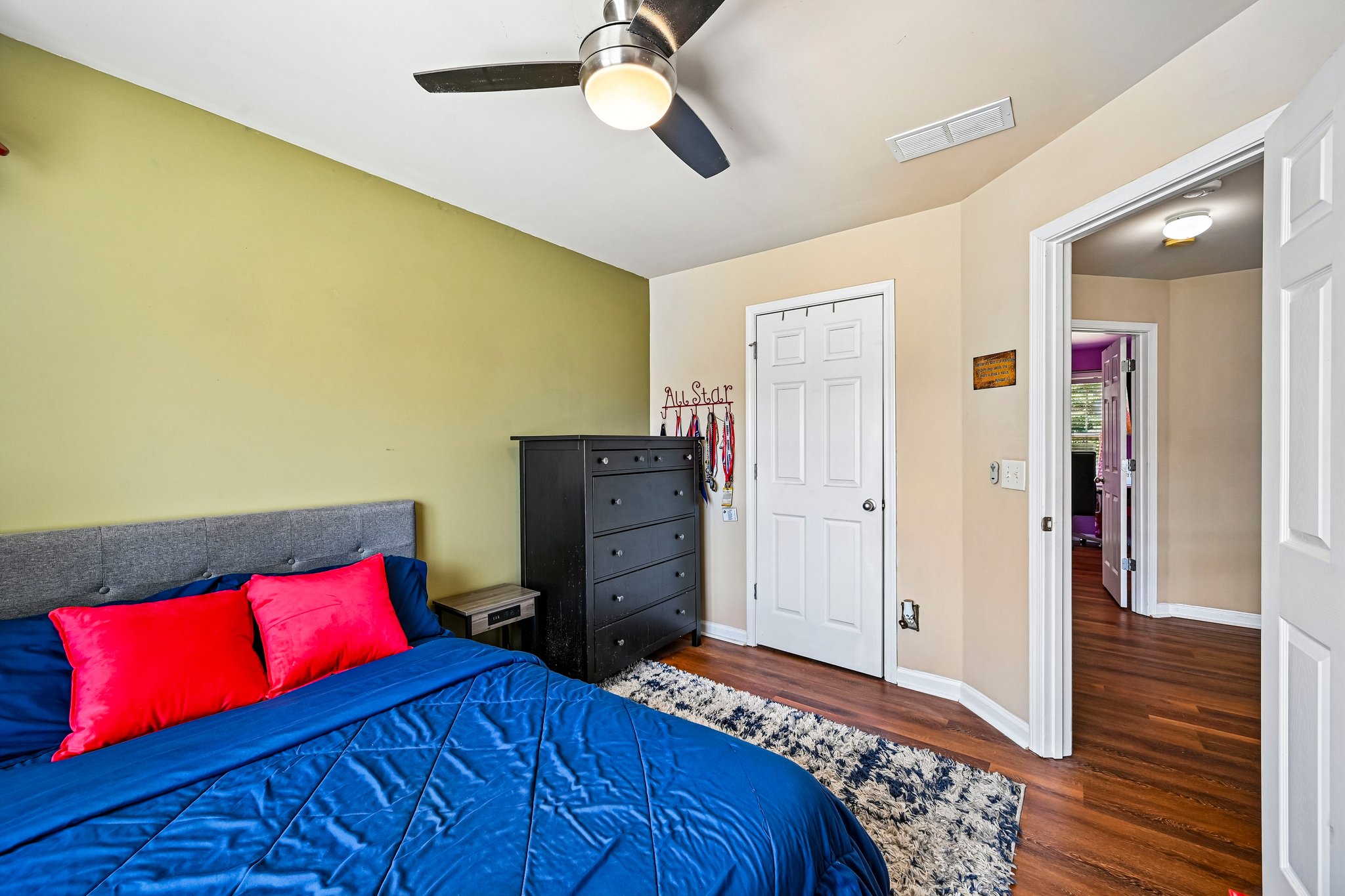 Owens Landing Dr-S2309-036.jpg