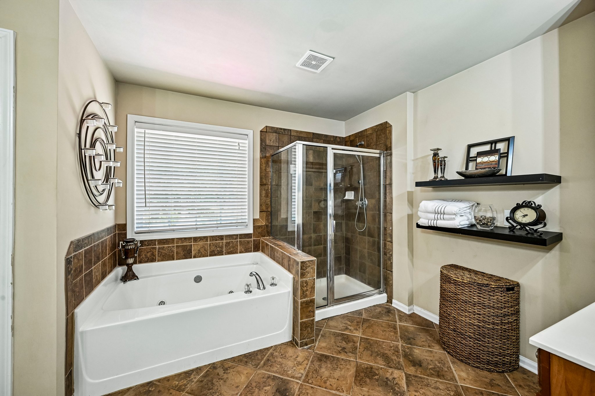 Owens Landing Dr-S2309-049.jpg