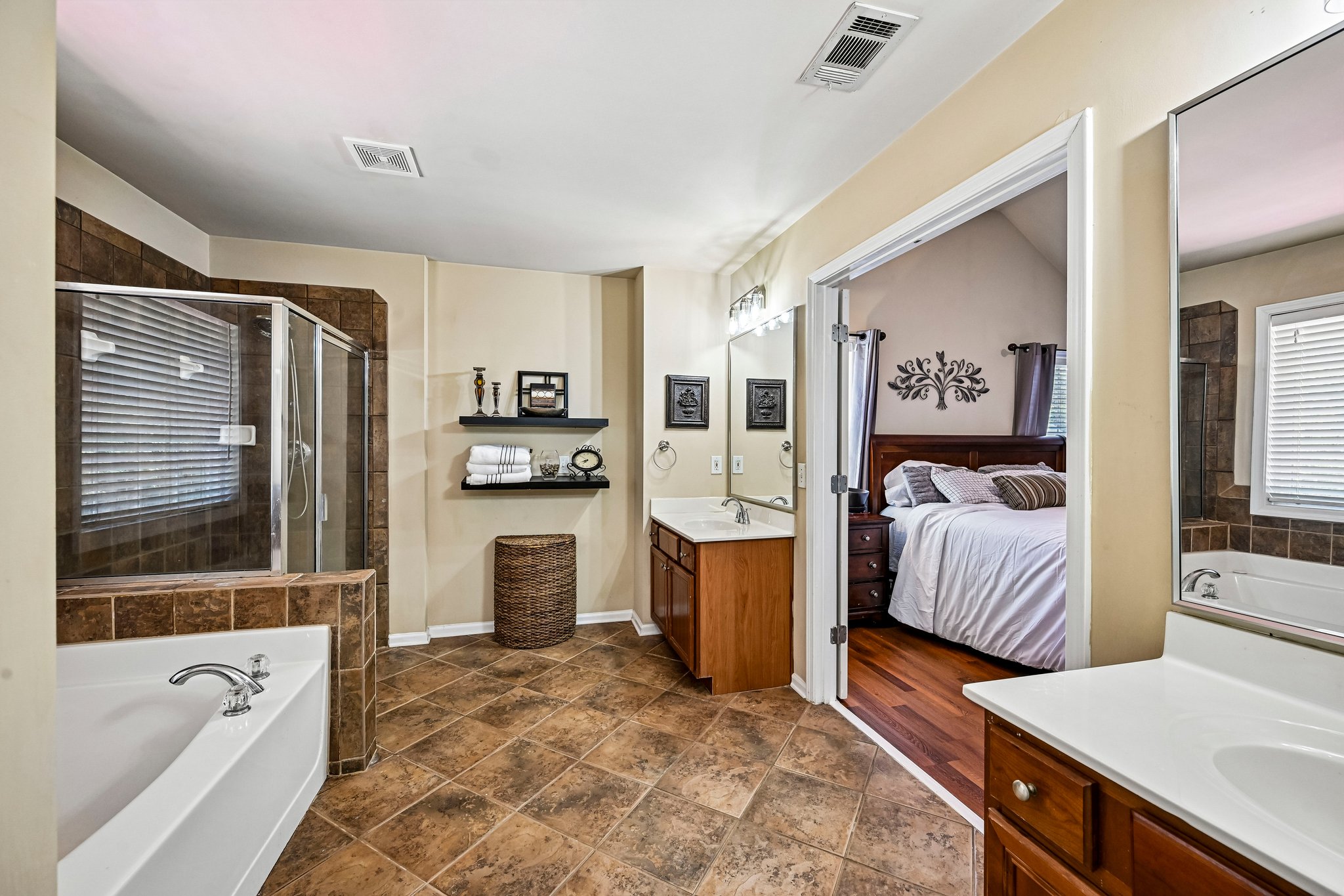 Owens Landing Dr-S2309-050.jpg