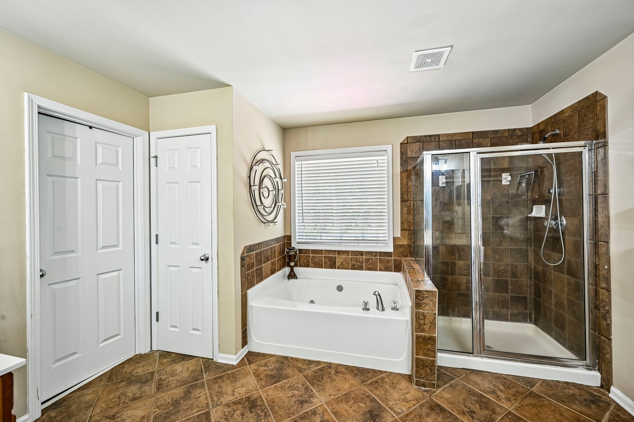 Owens Landing Dr-S2309-055.jpg