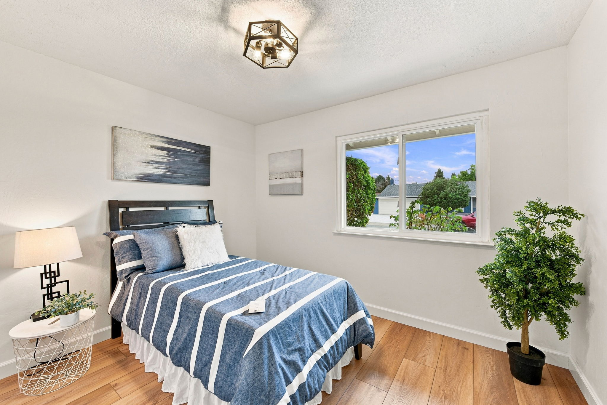 024_F8_34446 Helston Pl