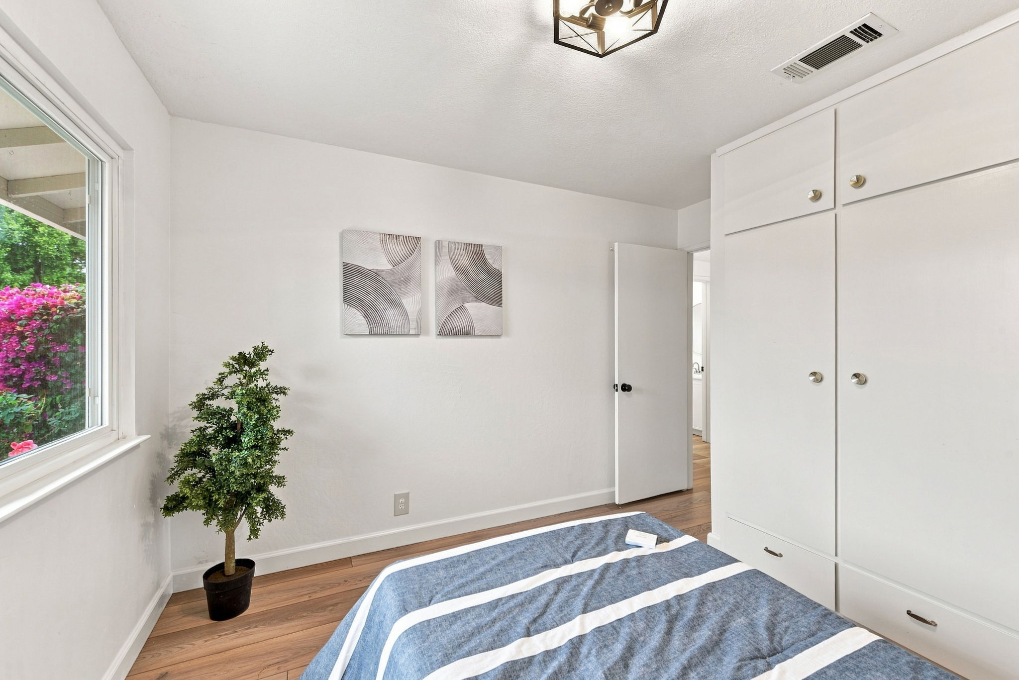 026_F8_34446 Helston Pl