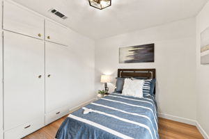 025_F8_34446 Helston Pl