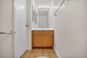  Photo 47