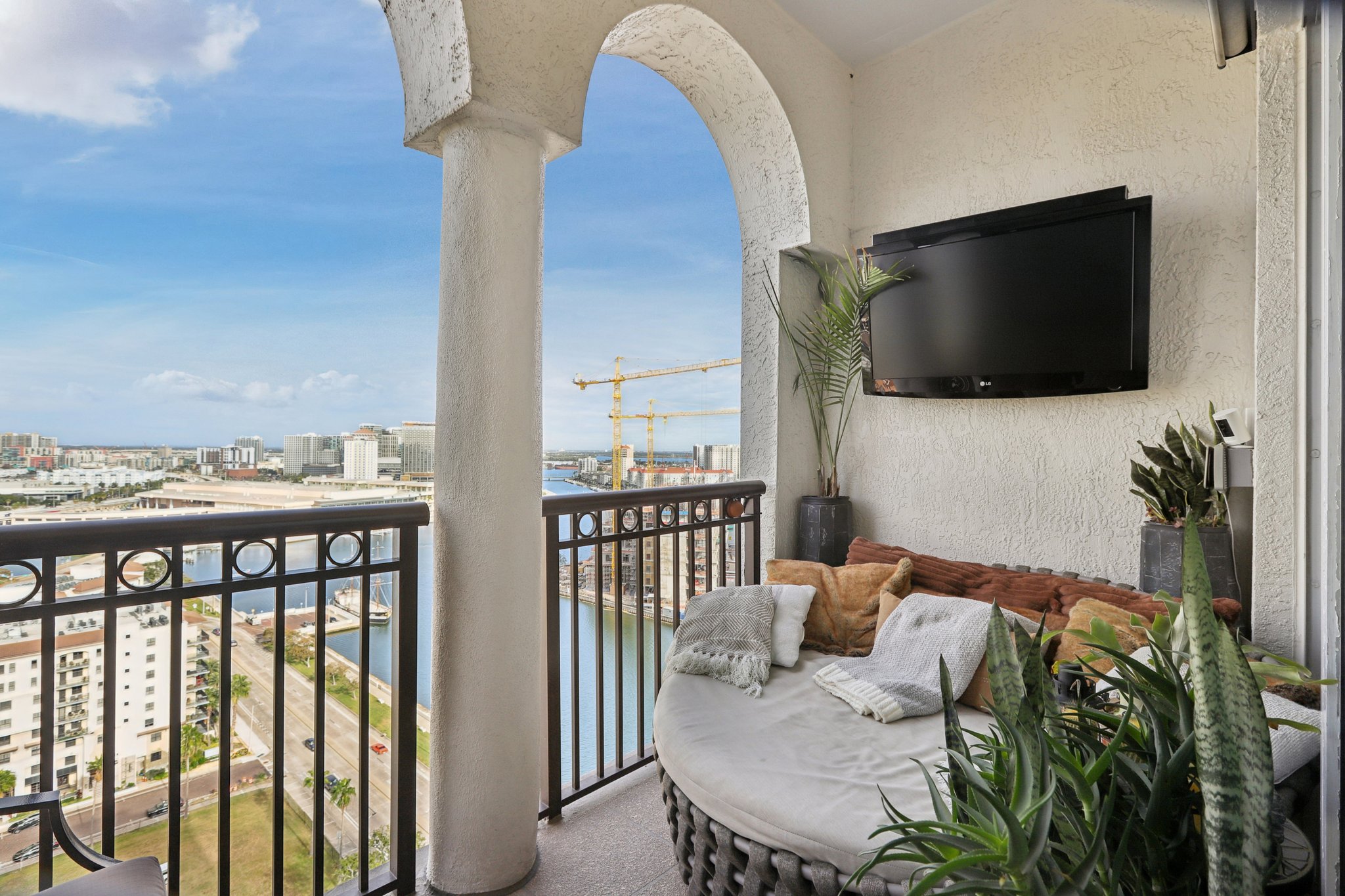 Bayshore Blvd-L0212-047.jpg