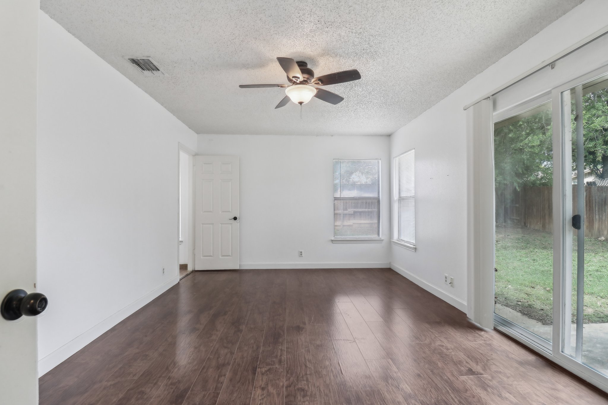 Cypress Fox Dr-0205-019.jpg