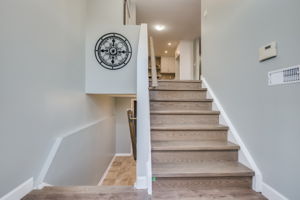  345 Lisa Marie Dr, Orangeville, ON L9W 4M4, US Photo 3