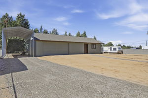 Detached Garage