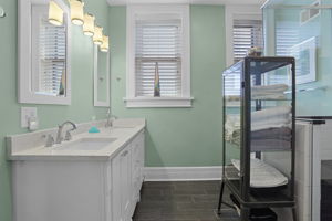 2nd floor guest bathroom