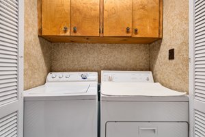 2nd laundry area on main level in hallway