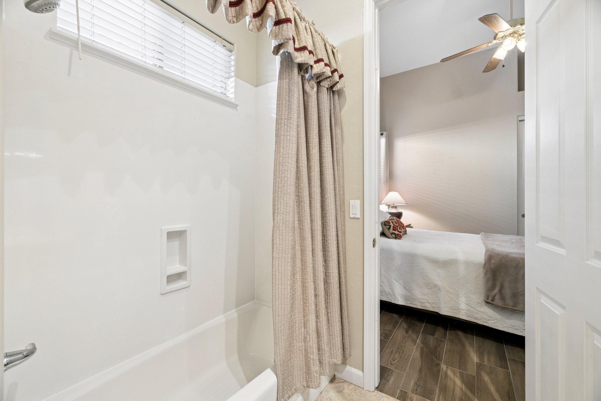 34545 N 99th St - 051.jpg