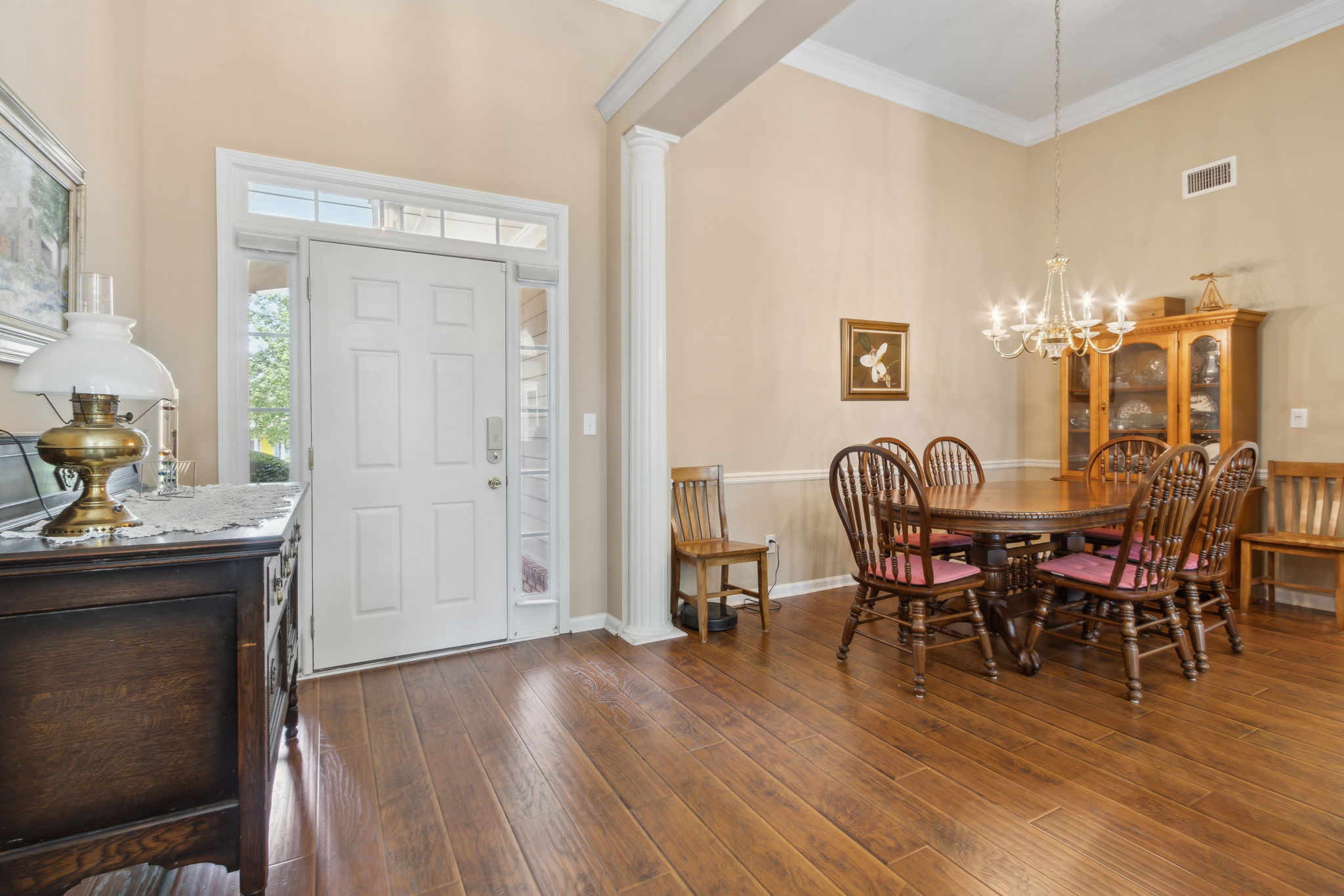 Foyer/Dining Room