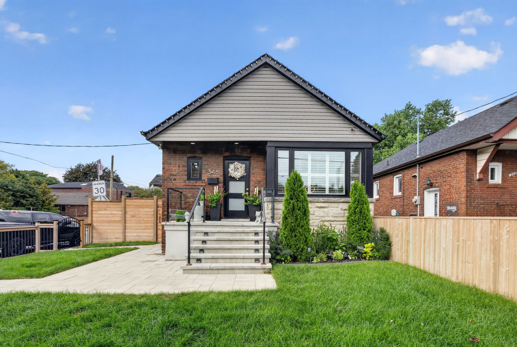 346 O'Connor Dr Toronto, ON M4J 2V5