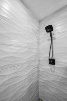 Upper Level Primary Bathroom1b