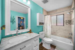 Upper Level Bathroom2a